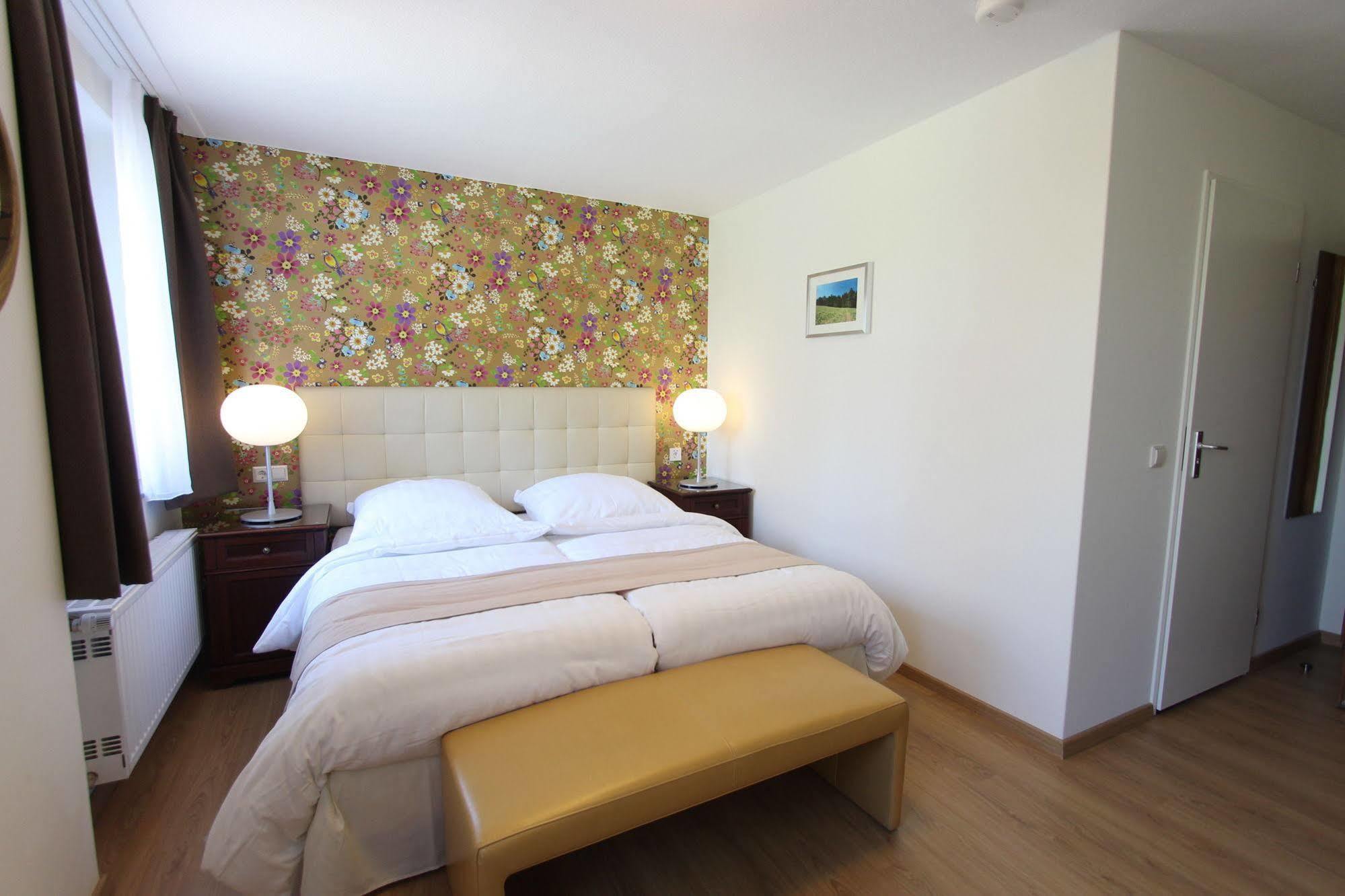 Boutique Hotel Restaurant Hollerather Hof Hellenthal Kültér fotó